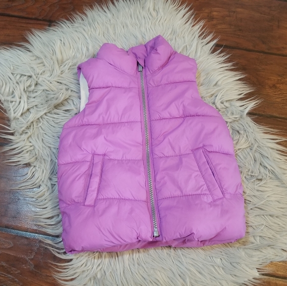 Old Navy puffer vest - Picture 1 of 7